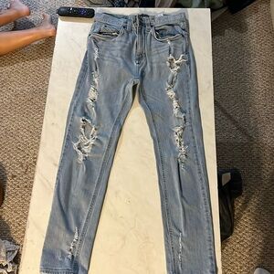 Ripped/Distressed Jeans